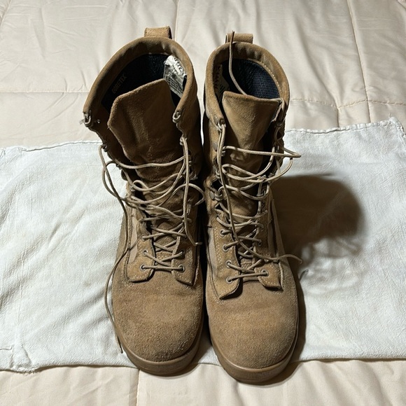 Men’s, size 12, tan, Bates brand military style tactical boots. main image 5